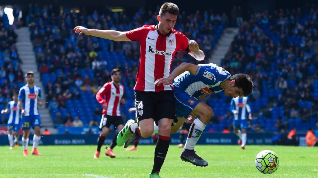 Laporte Moves away of the FC Barcelona and approaches to the City