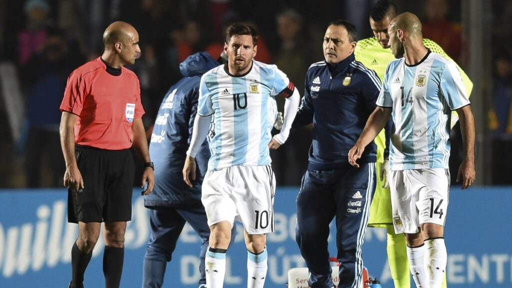 Messi recovers  of the injury before going back to Barcelona