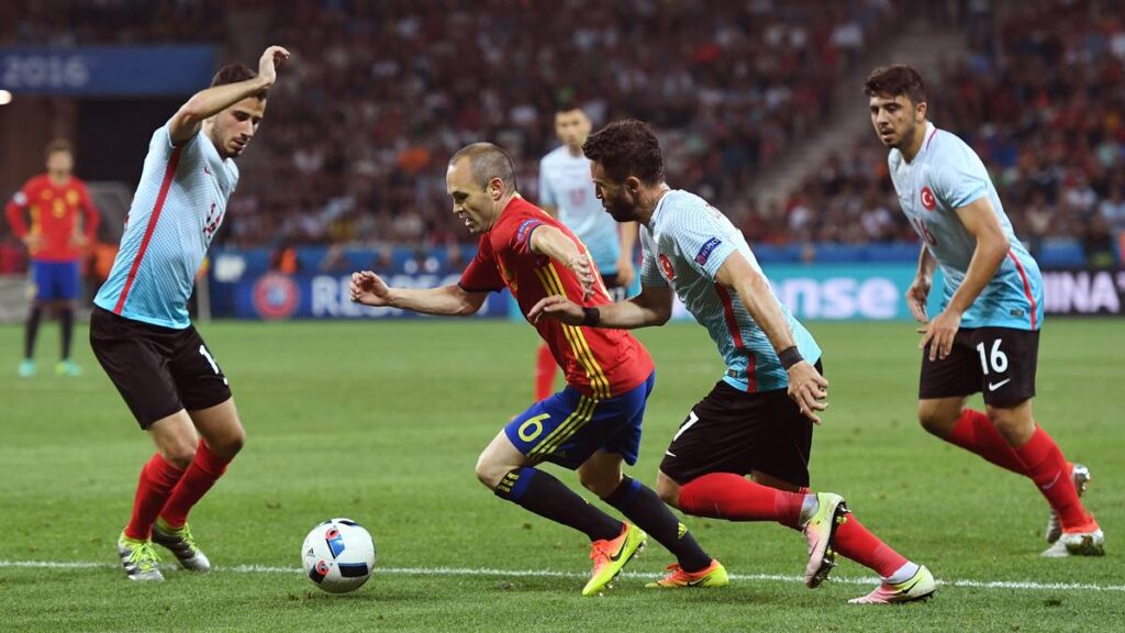 Iniesta went back to dazzle in the goleada of Spain (3-0)