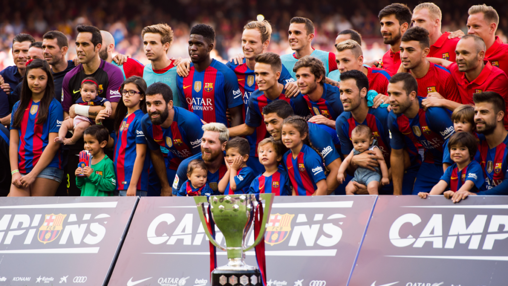 The FC Barcelona received finally the Glass of the League 2015-16