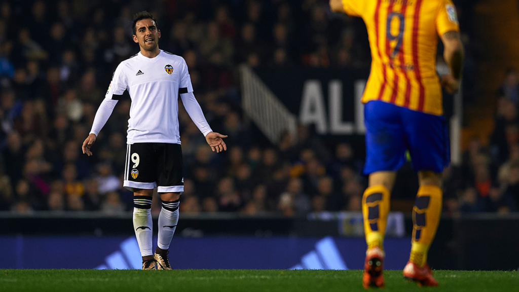 They reveal the offer of the FC Barcelona to Valencia by Alcácer