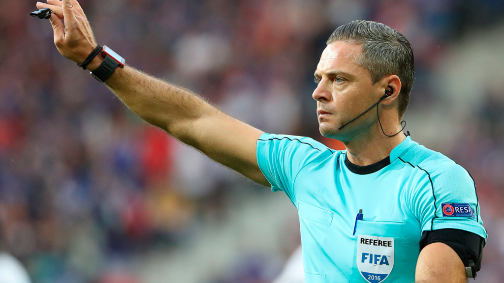 The referee of the Gladbach-Barça, of bad memory for the culés