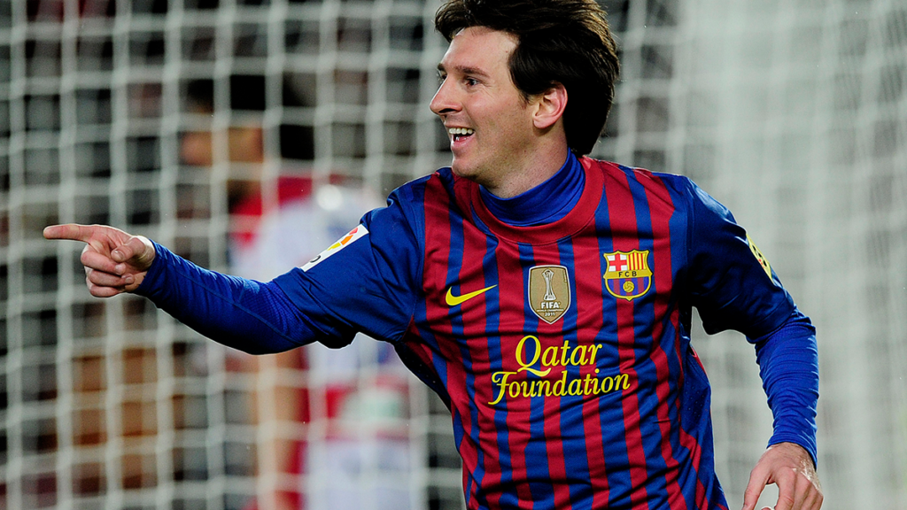 Leo Messi, in front of one of his favourite victims: the Granada