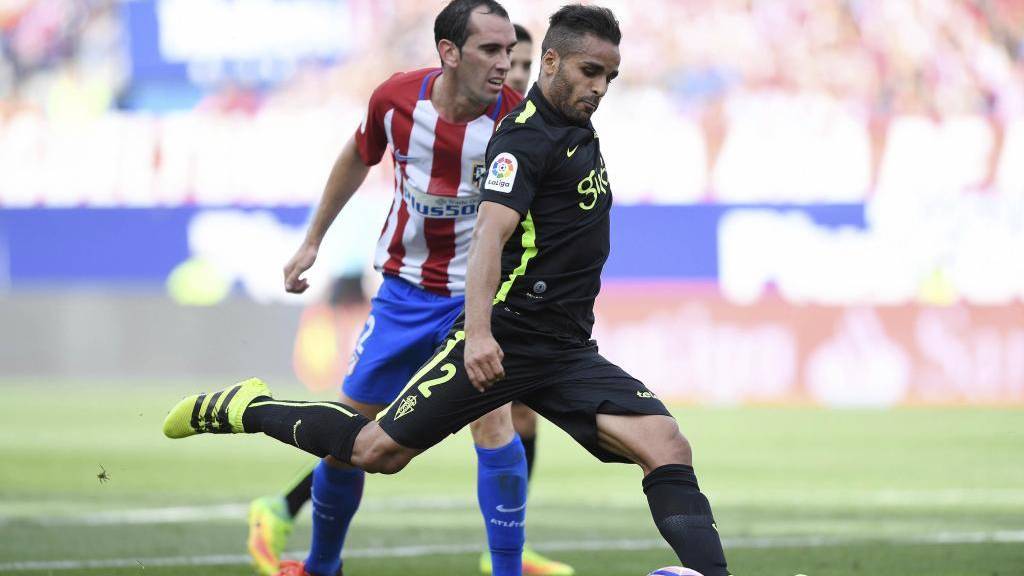 Douglas goes back to deny  to go  of the Barça course to Brazil