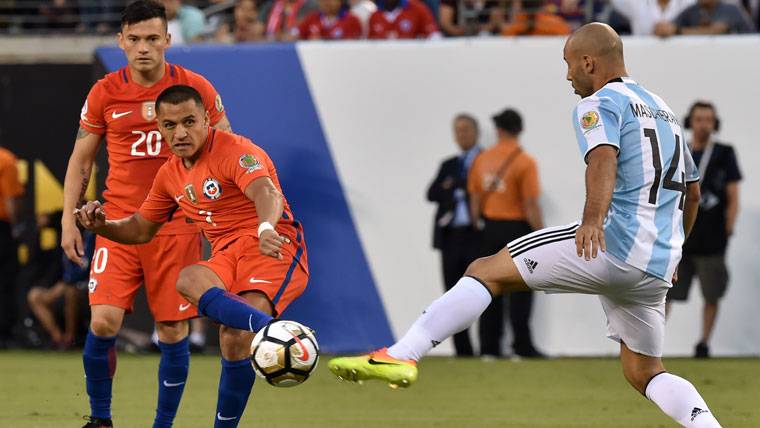 The praises of Mascherano to Bravo and Alexis Sánchez
