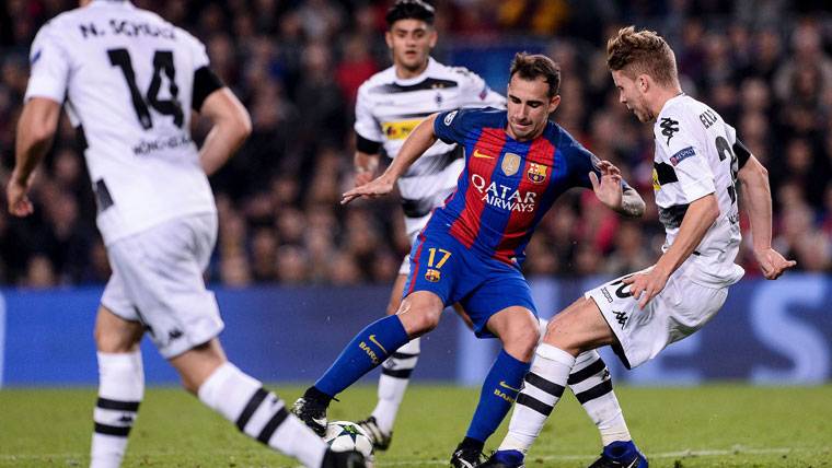 Alcácer Follows without marking, but at least now gives assistances