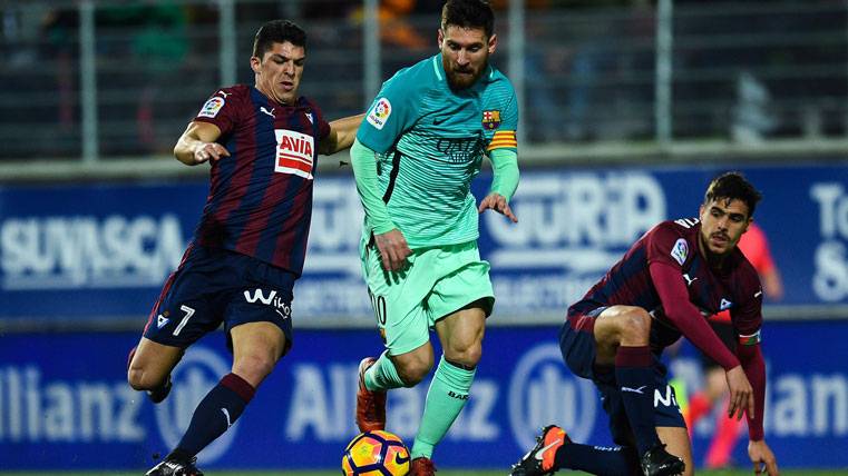 The recital of passes to the space of Leo Messi in Ipurúa