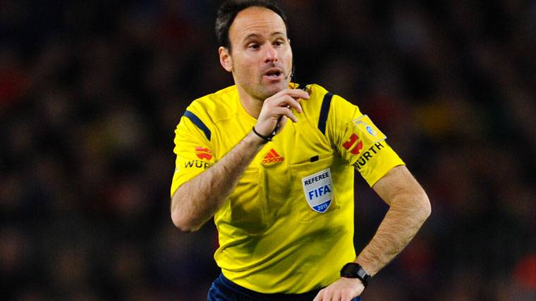 Shameful and partial arbitration of Mateu Lahoz in the Madrid-Seville