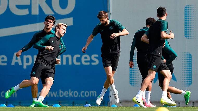 The motivating talk of Luis Enrique to Carles Aleñá