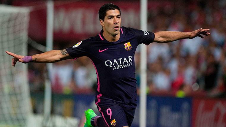 Golazo Key of Luis Suárez to the edge of the rest of the Granada-Barça