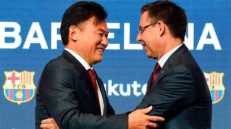 Three cracks of the Barça, in Japan for the presentation of Rakuten