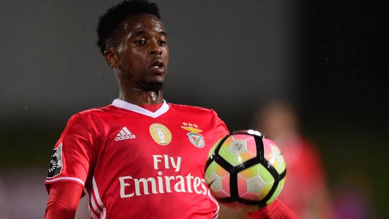 BOMB: Offer of the Barcelona for fichar to Nelson Semedo