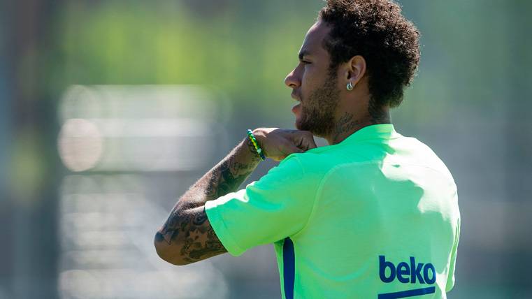 The surroundings of Neymar would have asked financial guarantees