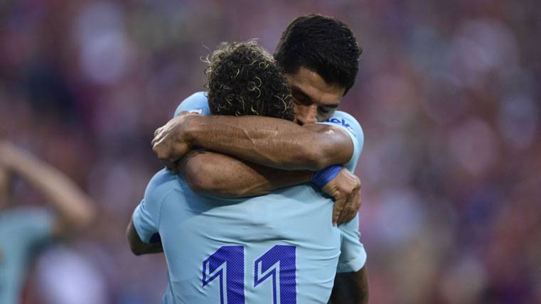 LEADER: Neymar goes back to mark and throws  to shoulders to the Barça