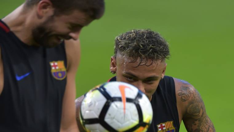 “Neymar Has to decide: money or titles?”