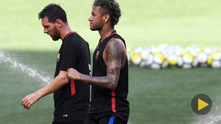 Messi sacks  of Neymar with a moving video