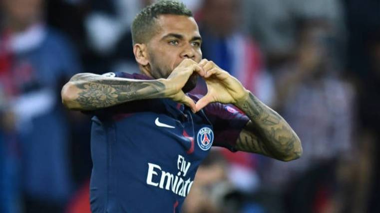 Dani Alves Marked the first of the PSG in front of the Bayern