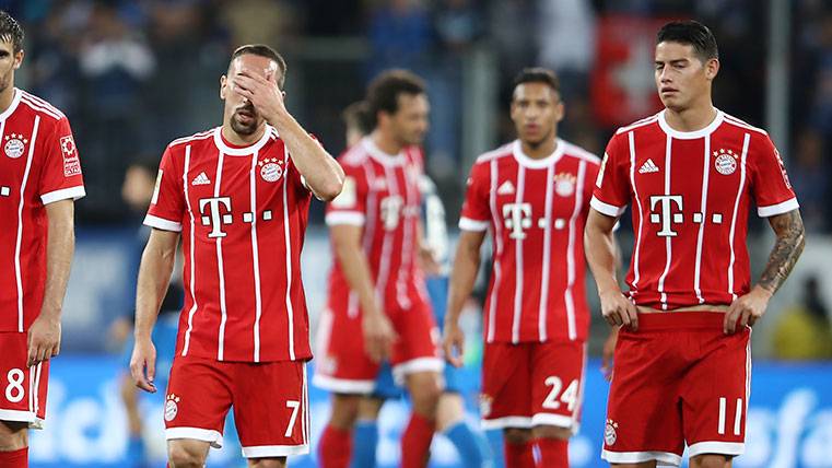 Bitter debut for James and injury of Bartra in the Bundesliga