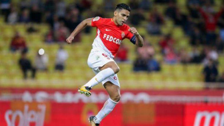 Falcao Advances to Messi in the fight by the Boot of Gold