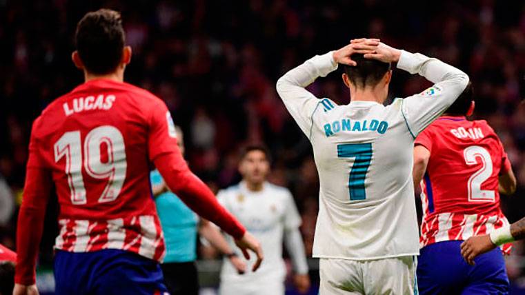 The tables in the derbi put the League to shot for the Barcelona