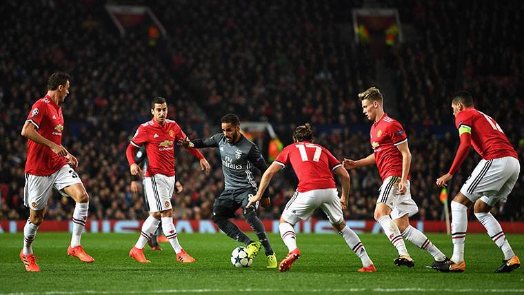 The movements of the Barça to avoid the return of Douglas