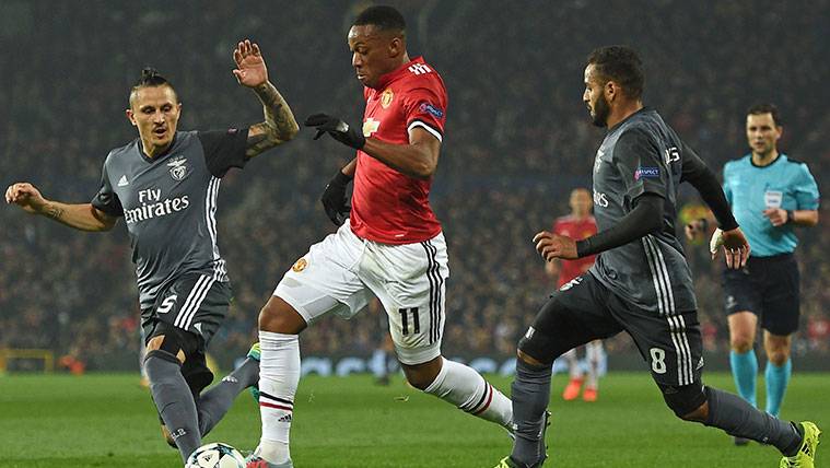 The Benfica already would have found to a substitute for Douglas