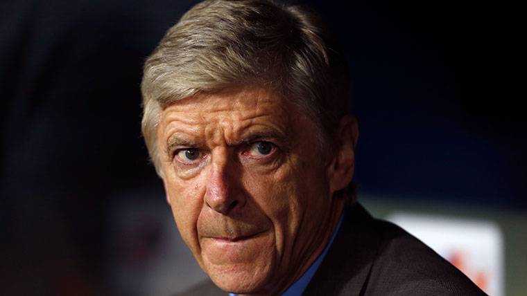 Wenger speaks on the possible signing of Özil by the Barcelona