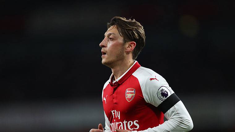 They announce a barter Özil-Burn Turan between Barça and Arsenal