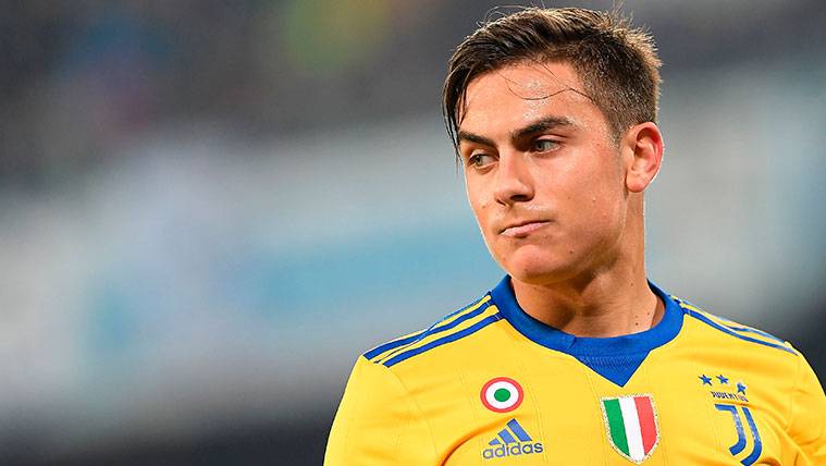 To the Juventus goes him  of the hands the wrap with Paulo Dybala