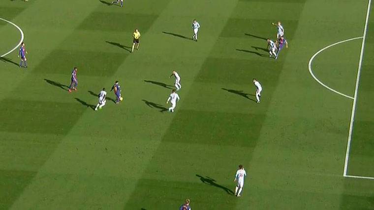 Bad goal cancelled to Luis Suárez by offside non-existent!