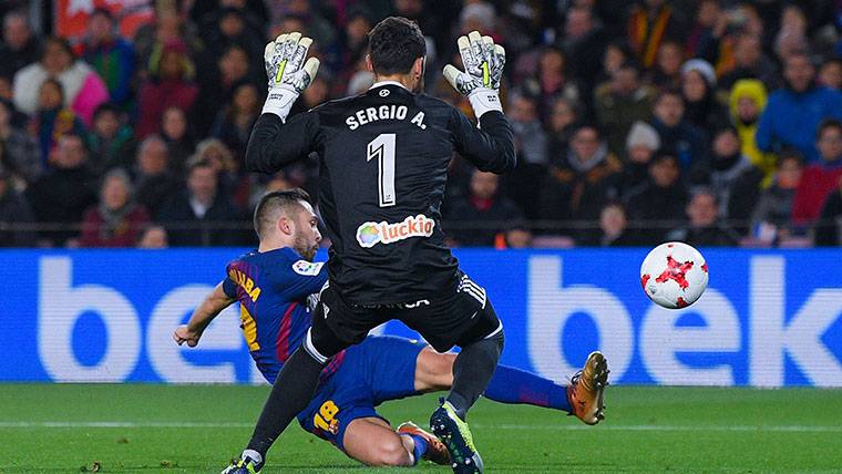 The other way around also it works: Messi gave the third goal to Alba
