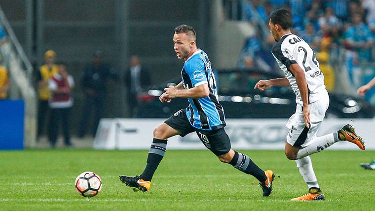 The reasons of the insistence of the Barça in fichar already to Arthur