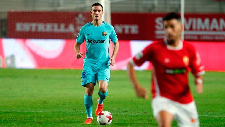 FREE ROAD: Vermaelen receives the high and goes in in the announcement