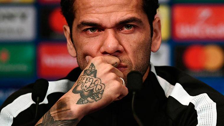 BOMB: Dani Alves opens the door to his possible return to the Barça