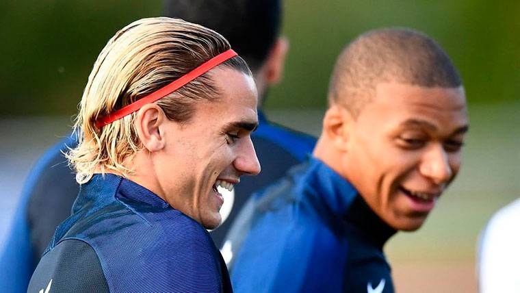 A ‘galactic’ would arrive to the Barça: Griezmann and Mbappé, to shot