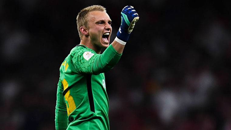 Cillessen Loses another ‘girlfriend’ and wins numbers to continue in the FC Barcelona