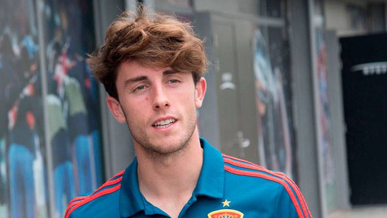 OFFICIAL: The Real Madrid announces the signing of Álvaro Odriozola
