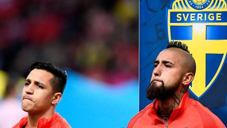 Alexis Sánchez puts to Arturo Vidal of example for the United