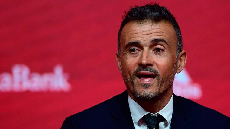 Luis Enrique premières  like seleccionador witnessing the Barça-Seville of the Supercopa
