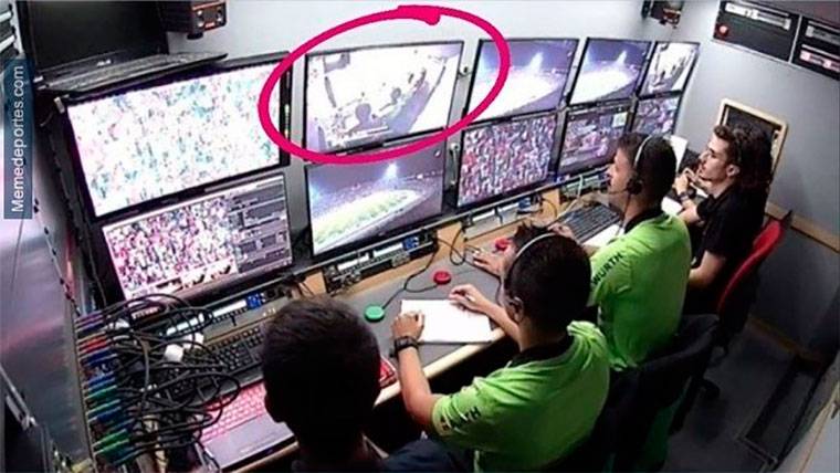 VIRAL: The ‘meme’ of the VAR that has done  viral in few hours