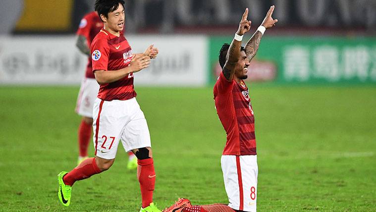 Paulinho Explodes with the Guangzhou: Five goals in four parties