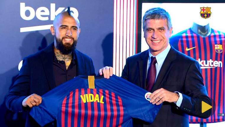 Arturo Vidal signs agreement with the Barça but still does not have dorsal