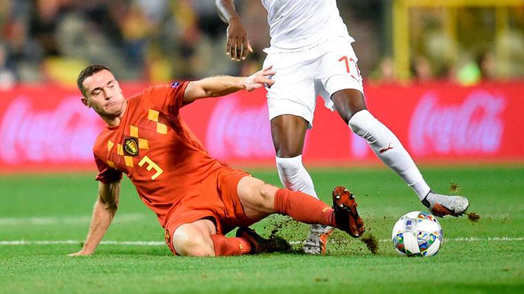 ALARM: Vermaelen breaks  and leaves the defence of the Barça in picture