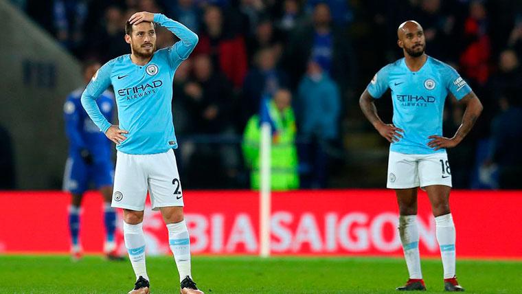 The Manchester City falls in front of the Leicester (2-1) and the Liverpool escapes him  to seven points