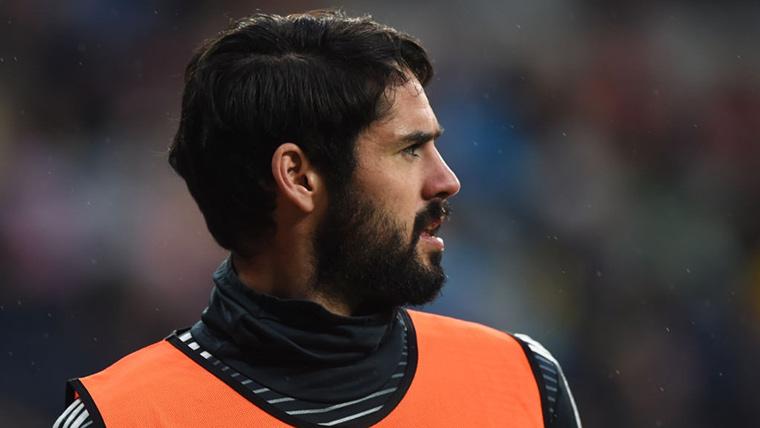 They follow appearing ‘girlfriends’ to carry  to Isco of the Real Madrid