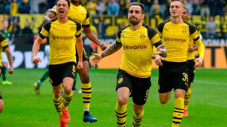 Paco Alcácer follows with his series goleadora and puts to the Borussia Dortmund leader