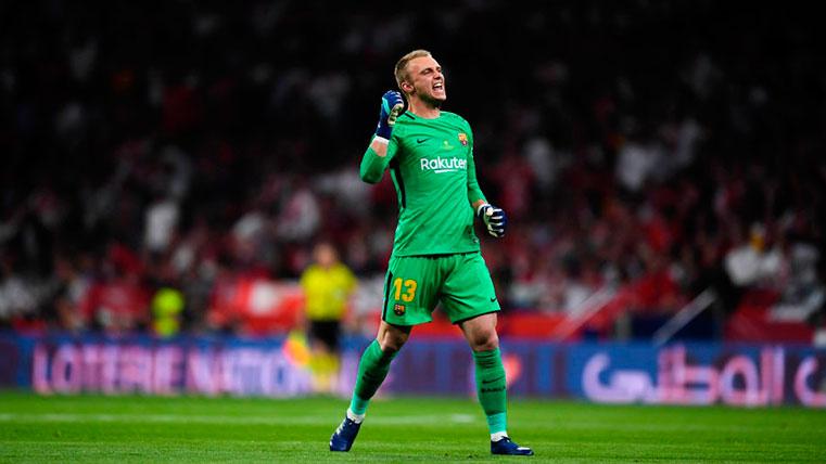 The traspaso of Jasper Cillessen to the Benfica is still in deadlock