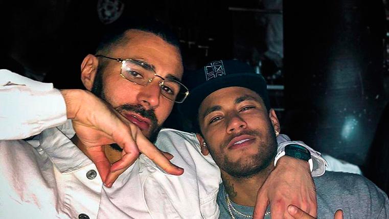 VIRAL: Benzema Hangs a photo with Neymar and heats the networks