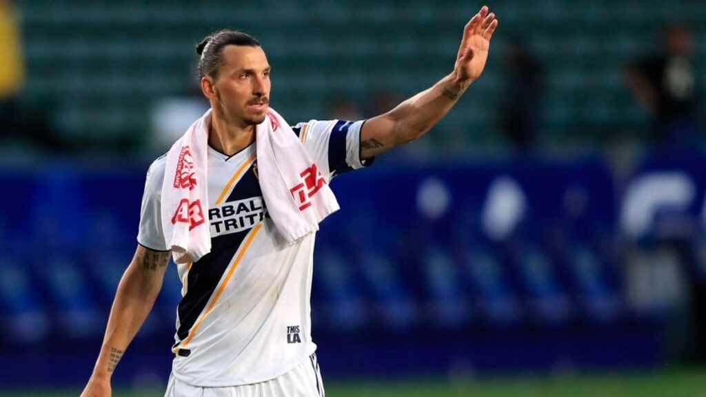 With 37 years… Zlatan Ibrahimovic offers himself to Manchester United!