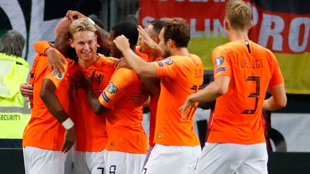 De Jong scores in the decisive comeback of the Netherlands in Germany (2-4)